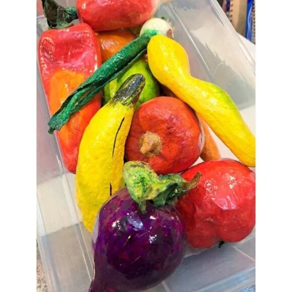 13 Piece Vintage Handcrafted Realistic Life Size Paper Mache Fruit & Vegetables - Picture 7 of 11